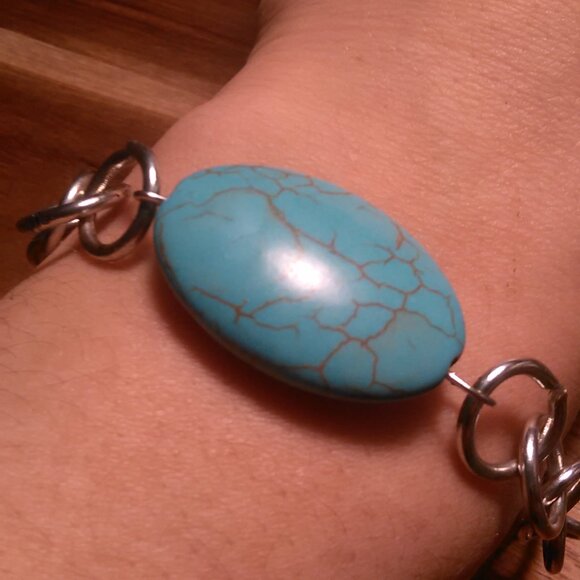 Mojave Blue Turquoise Silvertone Toggle Bracelet - Picture 6 of 14